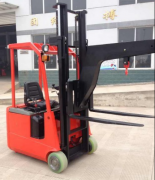 平和加裝吊鉤三支點(diǎn)電動(dòng)叉車